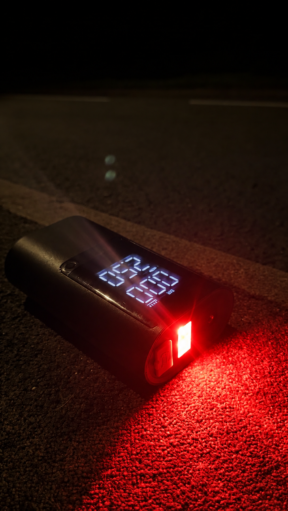 REVVO RESCUE red-only SOS light static illustration